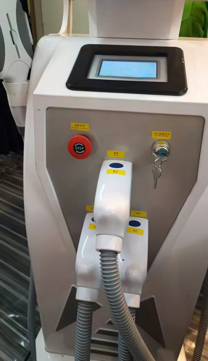 Q-Switched ND:YAG Laser